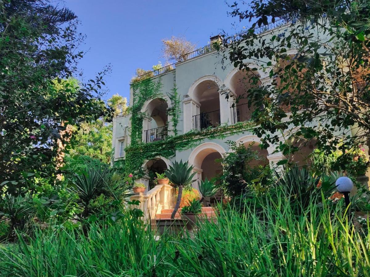 Babil Bahceleri - Gardens Of Babel Bed and Breakfast Lapta Buitenkant foto